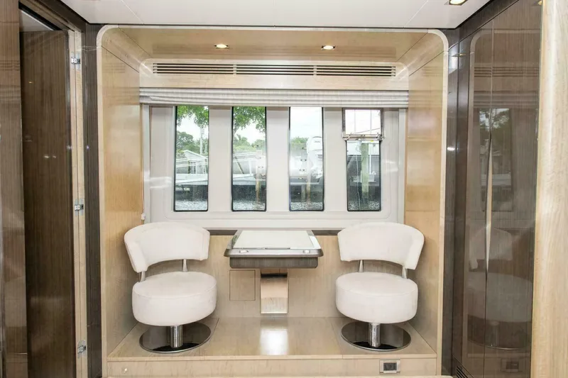 Slide: The Image of Azimut Flybridge 2017 - 5093463