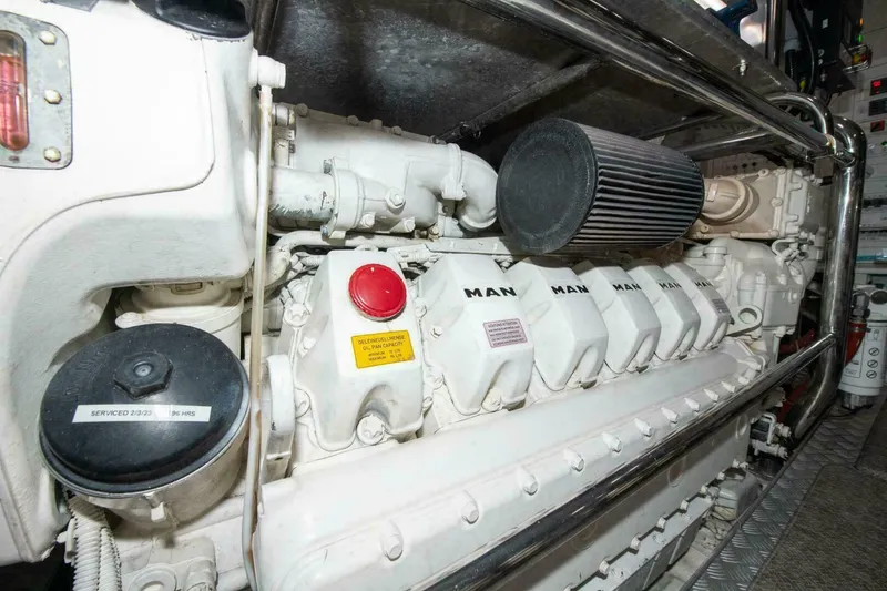 Slide: The Image of Azimut Flybridge 2017 - 5093485