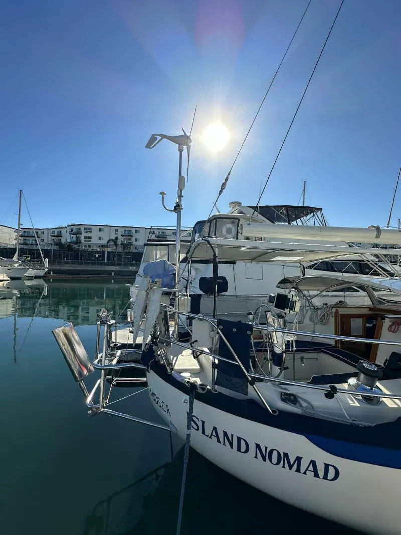 Slide: The Image of Pacific Seacraft 40 Voyager 1998 - 5095854