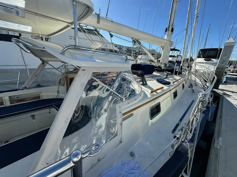 Slide: The Image of Pacific Seacraft 40 Voyager 1998 - 5095858