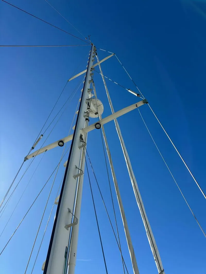 Slide: The Image of Pacific Seacraft 40 Voyager 1998 - 5095860