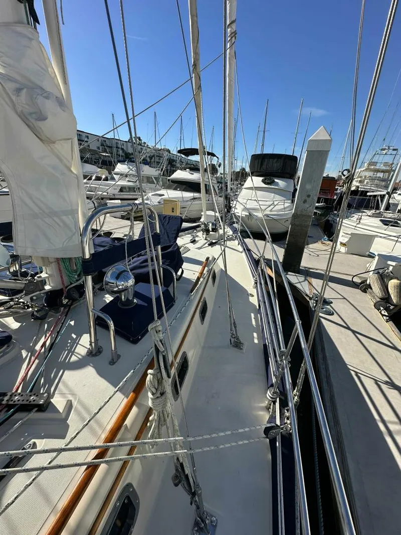 Slide: The Image of Pacific Seacraft 40 Voyager 1998 - 5095861