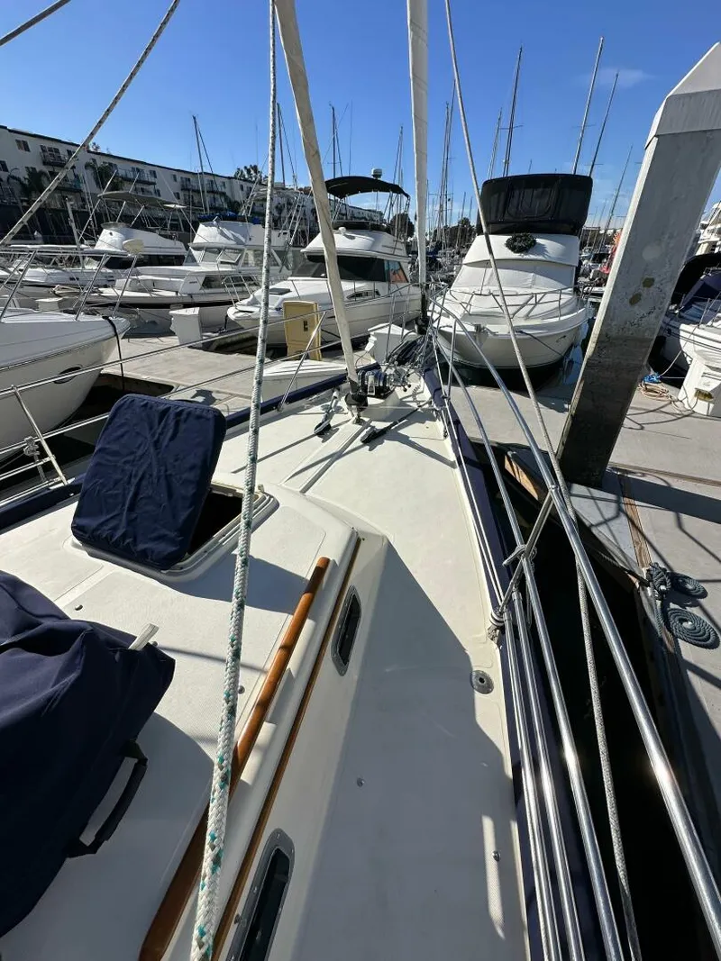 Slide: The Image of Pacific Seacraft 40 Voyager 1998 - 5095862