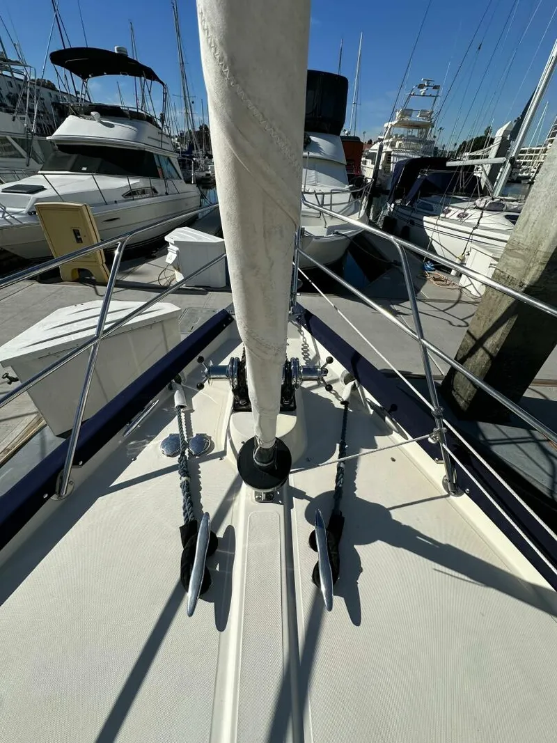 Slide: The Image of Pacific Seacraft 40 Voyager 1998 - 5095864