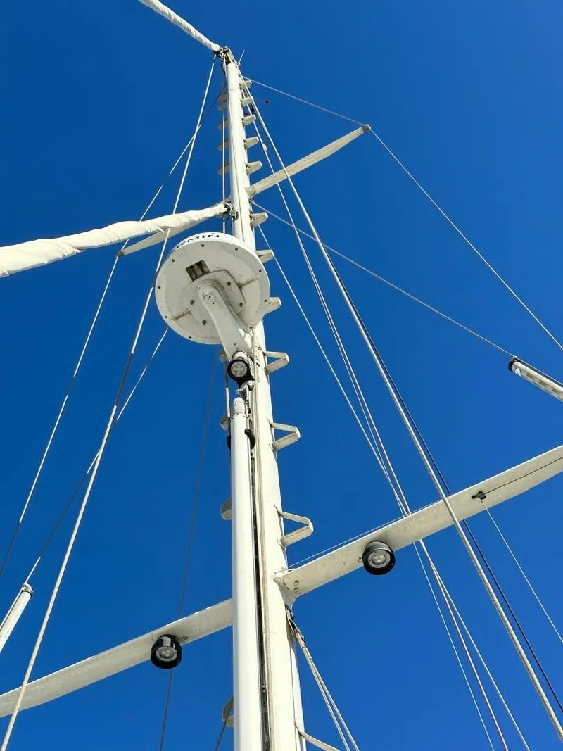 Slide: The Image of Pacific Seacraft 40 Voyager 1998 - 5095869