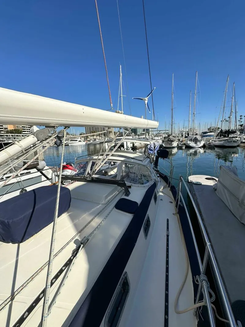 Slide: The Image of Pacific Seacraft 40 Voyager 1998 - 5095872