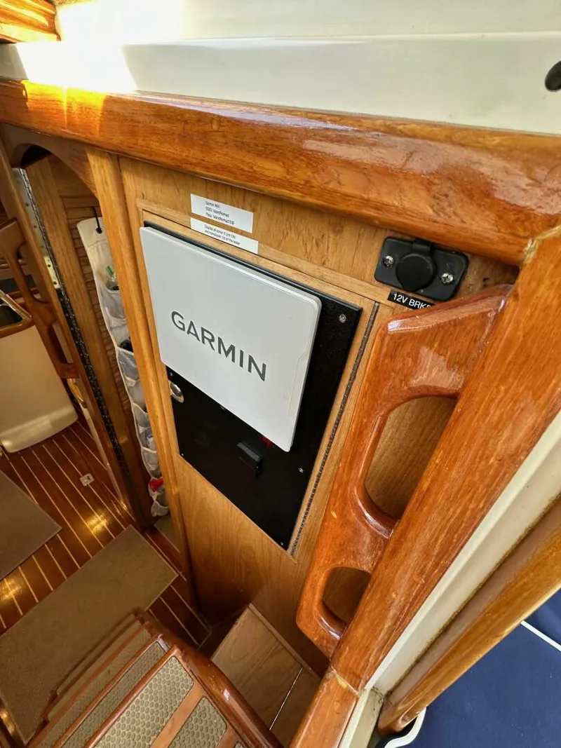 Slide: The Image of Pacific Seacraft 40 Voyager 1998 - 5095887