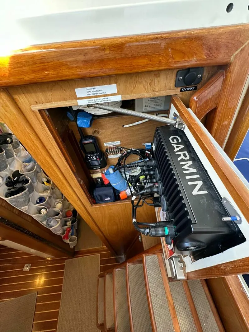 Slide: The Image of Pacific Seacraft 40 Voyager 1998 - 5095889