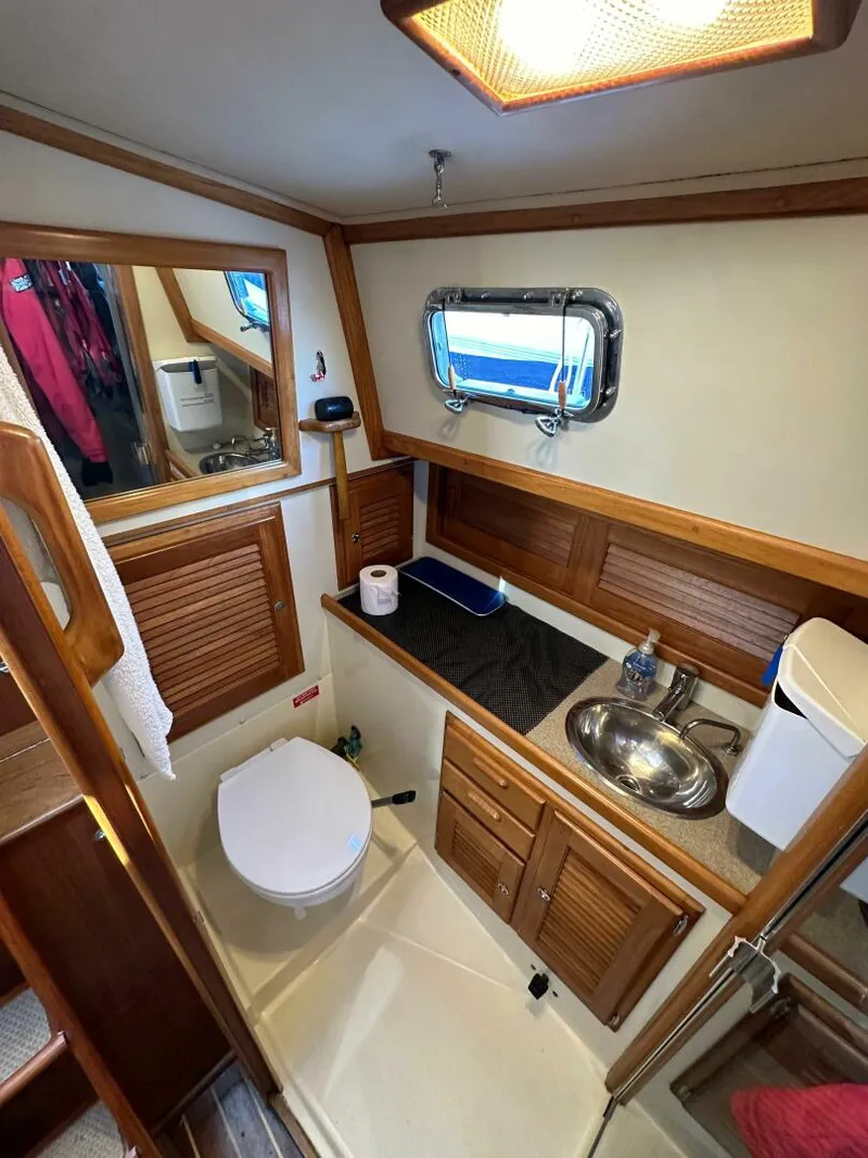 Slide: The Image of Pacific Seacraft 40 Voyager 1998 - 5095891