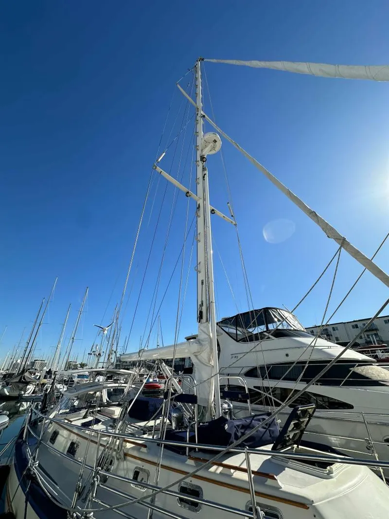 Slide: The Image of Pacific Seacraft 40 Voyager 1998 - 5095849