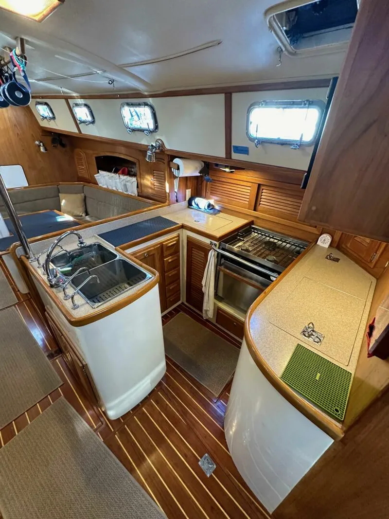 Slide: The Image of Pacific Seacraft 40 Voyager 1998 - 5095898