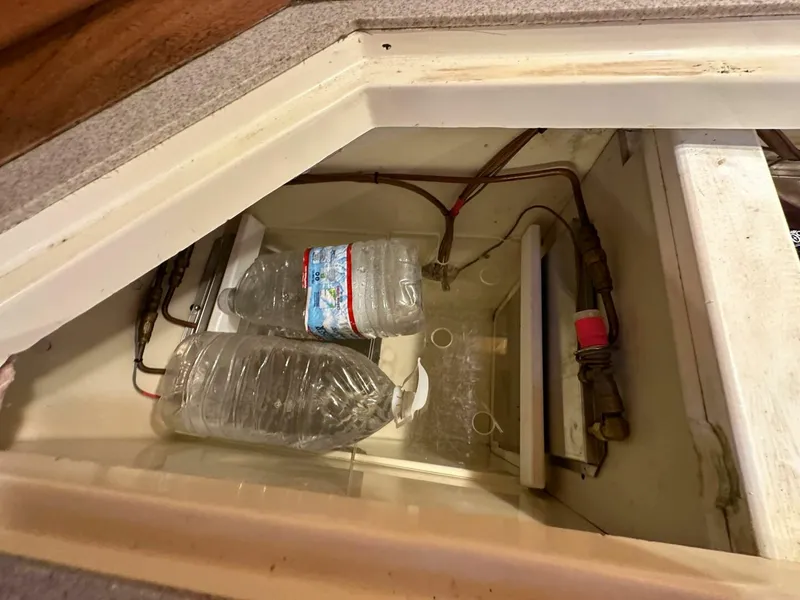 Slide: The Image of Pacific Seacraft 40 Voyager 1998 - 5095902