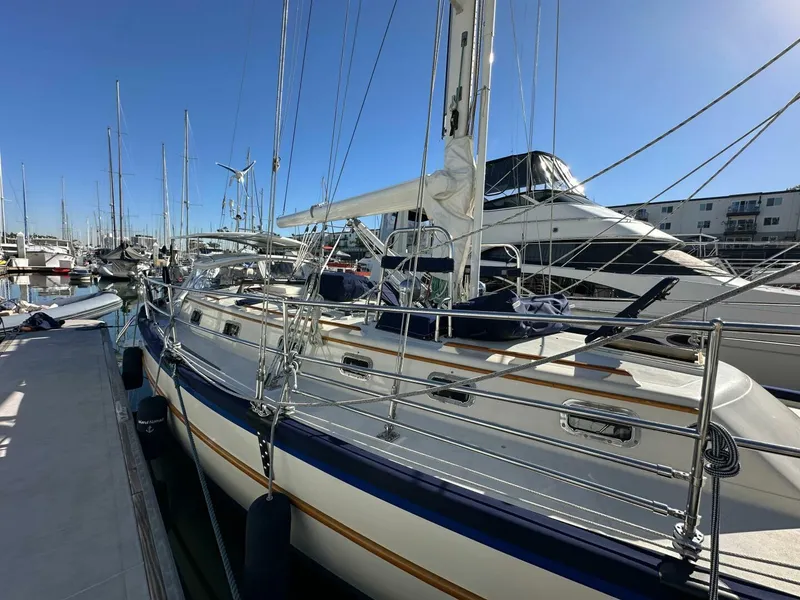 Slide: The Image of Pacific Seacraft 40 Voyager 1998 - 5095850