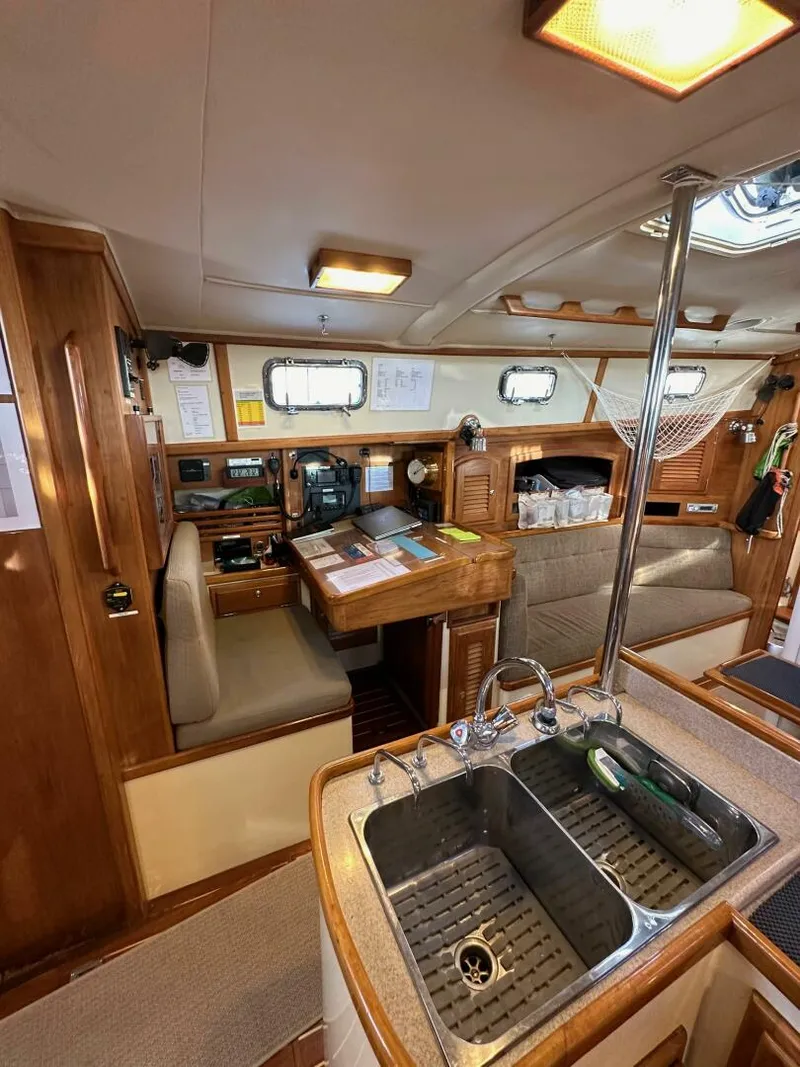 Slide: The Image of Pacific Seacraft 40 Voyager 1998 - 5095907