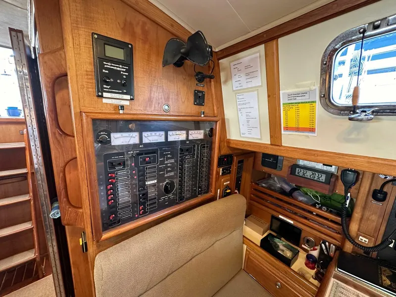 Slide: The Image of Pacific Seacraft 40 Voyager 1998 - 5095909