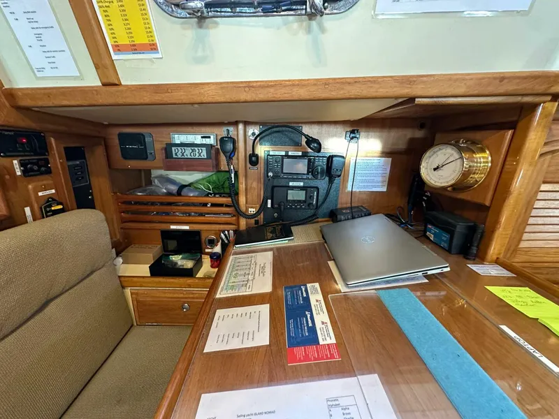 Slide: The Image of Pacific Seacraft 40 Voyager 1998 - 5095910