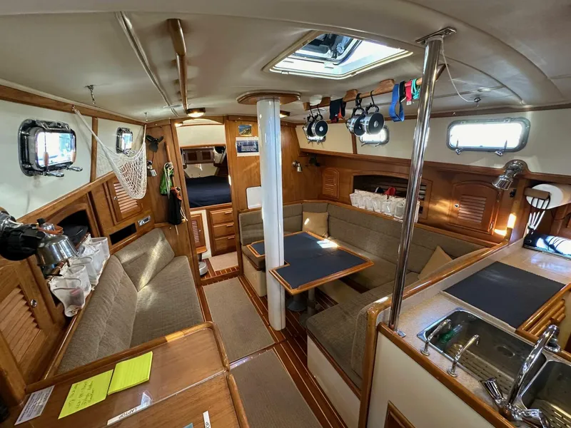 Slide: The Image of Pacific Seacraft 40 Voyager 1998 - 5095913