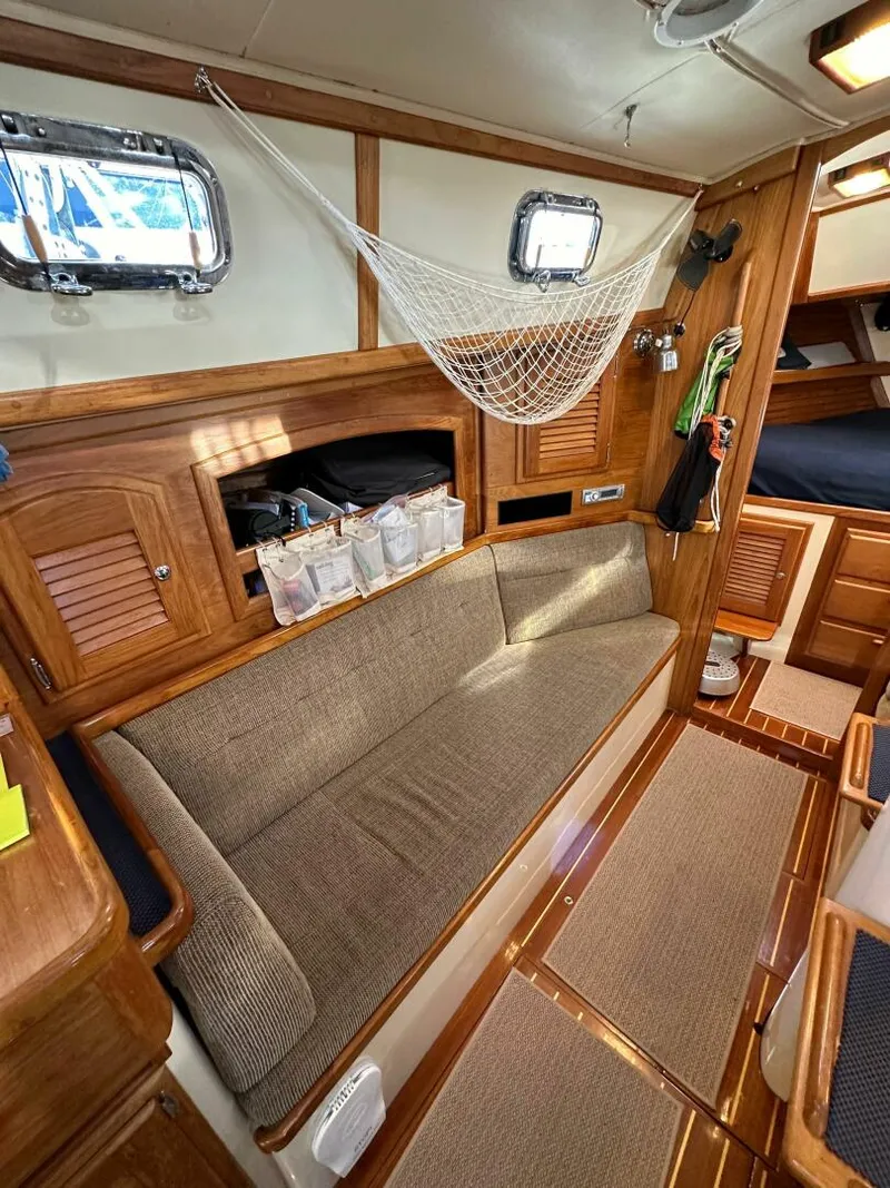 Slide: The Image of Pacific Seacraft 40 Voyager 1998 - 5095914