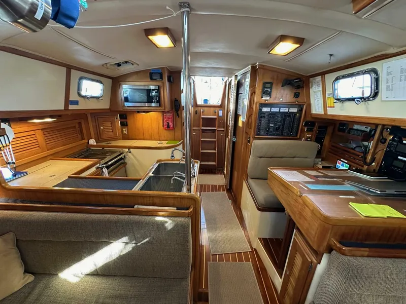 Slide: The Image of Pacific Seacraft 40 Voyager 1998 - 5095923