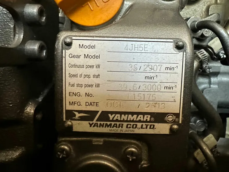 Slide: The Image of Pacific Seacraft 40 Voyager 1998 - 5095927