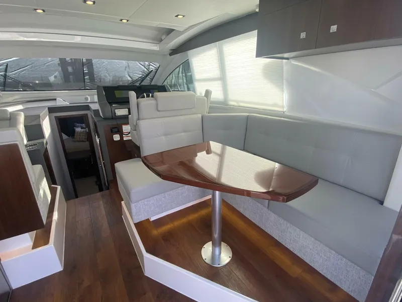 Slide: The Image of Cruisers Yachts 42 Cantius 2023 - 5096500