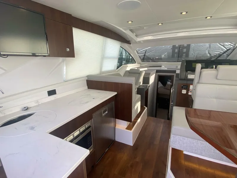 Slide: The Image of Cruisers Yachts 42 Cantius 2023 - 5096499