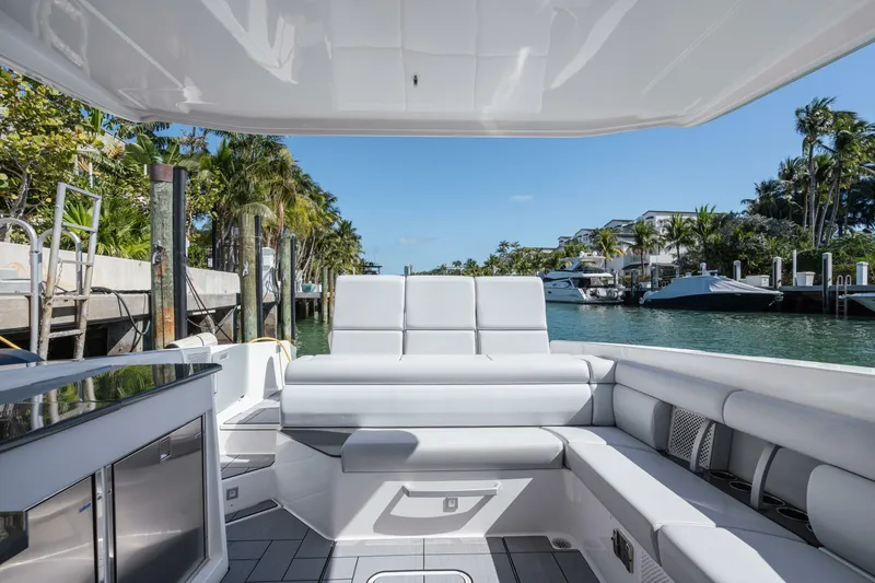 Slide: The Image of Aviara AV36 OB 2023 - 5098100