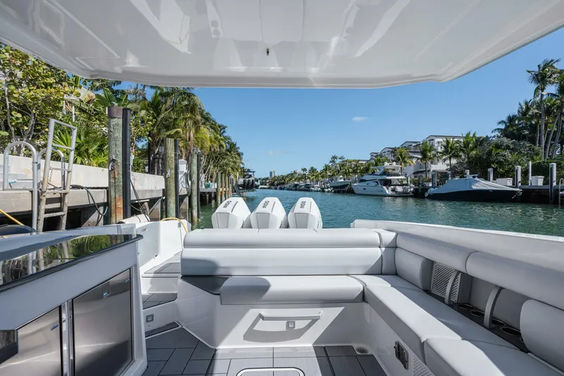 Slide: The Image of Aviara AV36 OB 2023 - 5098101