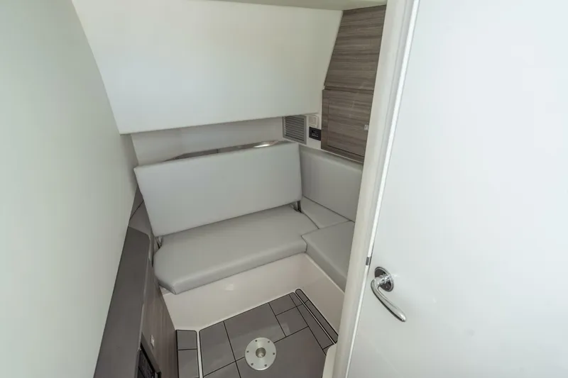 Slide: The Image of Aviara AV36 OB 2023 - 5098162