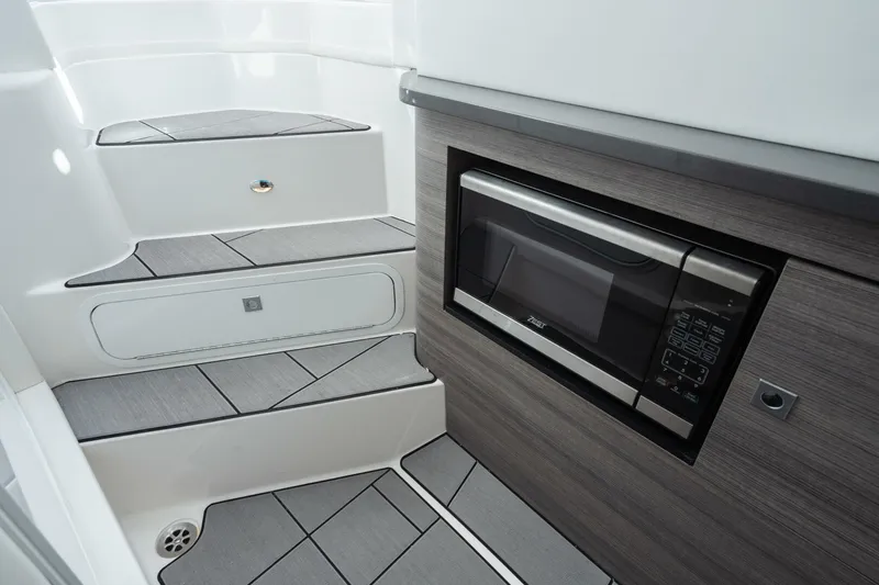 Slide: The Image of Aviara AV36 OB 2023 - 5098175