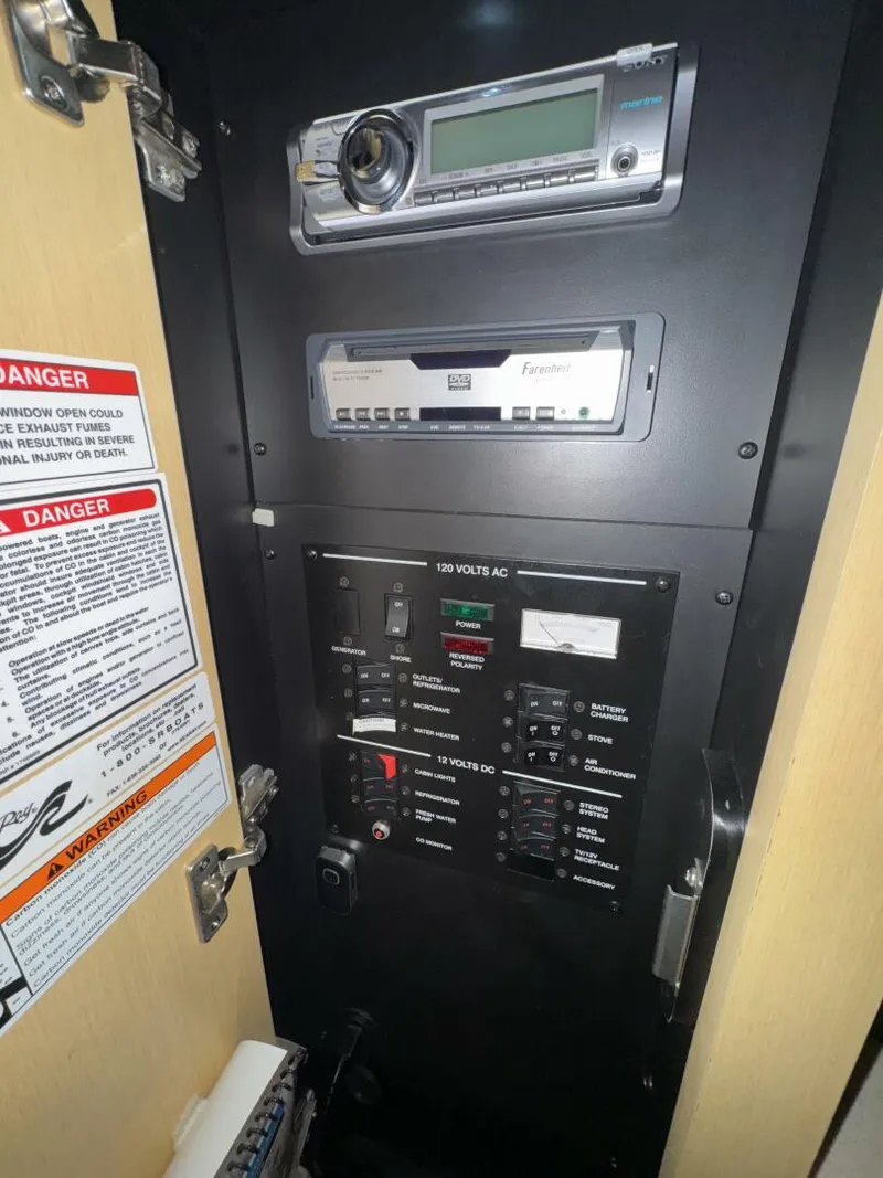 Slide: The Image of Sea Ray 280 Sundancer 2010 - 5098317