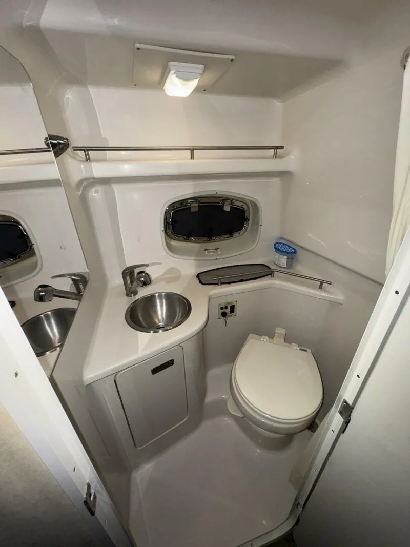 Slide: The Image of Sea Ray 280 Sundancer 2010 - 5098318