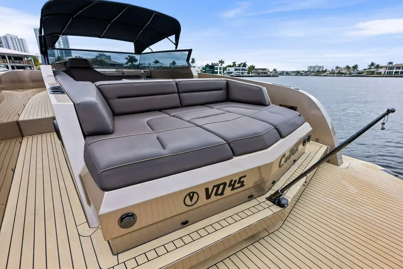 Slide: The Image of Vanquish VQ45 2022 - 5877462