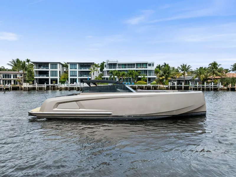 Slide: The Image of Vanquish VQ45 2022 - 5877427