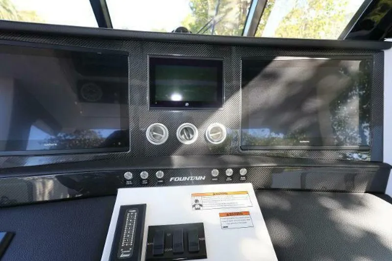 Slide: The Image of Fountain 38 SCX 2023 - 5100864