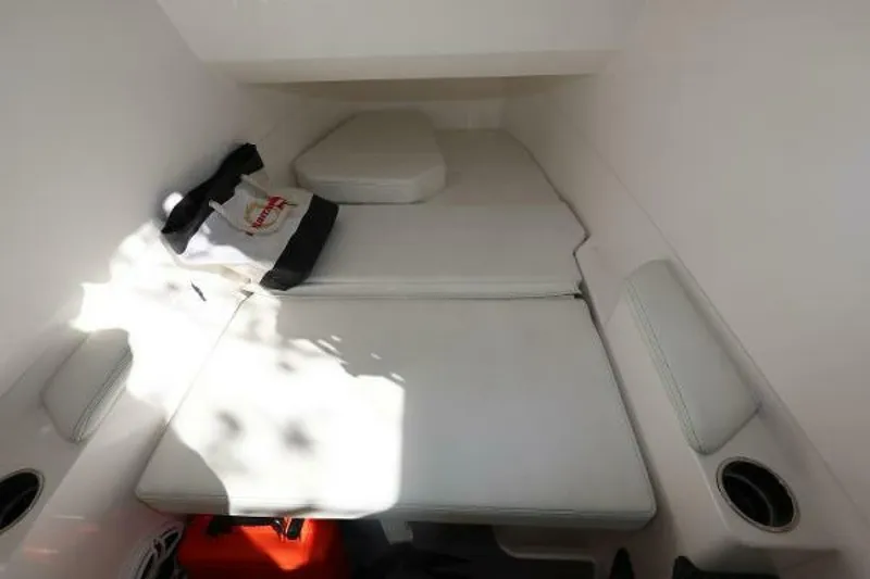 Slide: The Image of Fountain 38 SCX 2023 - 5100867