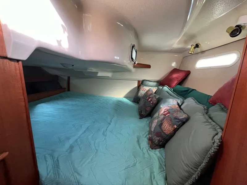 Slide: The Image of Hunter 336 1996 - 5137680