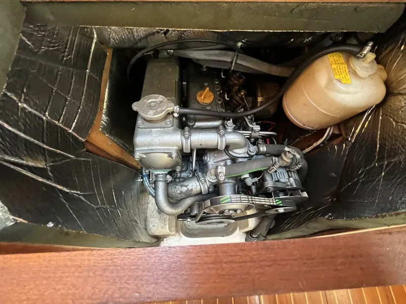 Slide: The Image of Hunter 336 1996 - 5137677