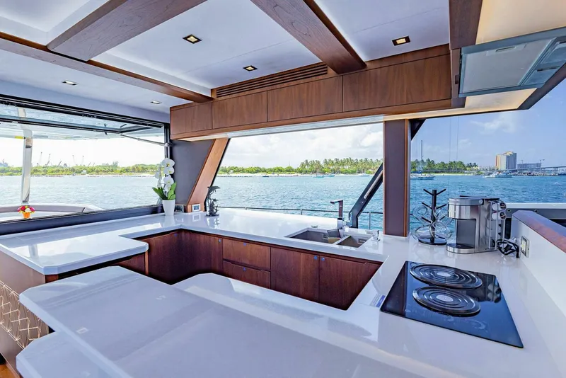 Slide: The Image of Galeon 640 Fly 2019 - 5850562