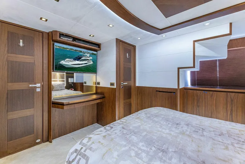 Slide: The Image of Galeon 640 Fly 2019 - 5850471