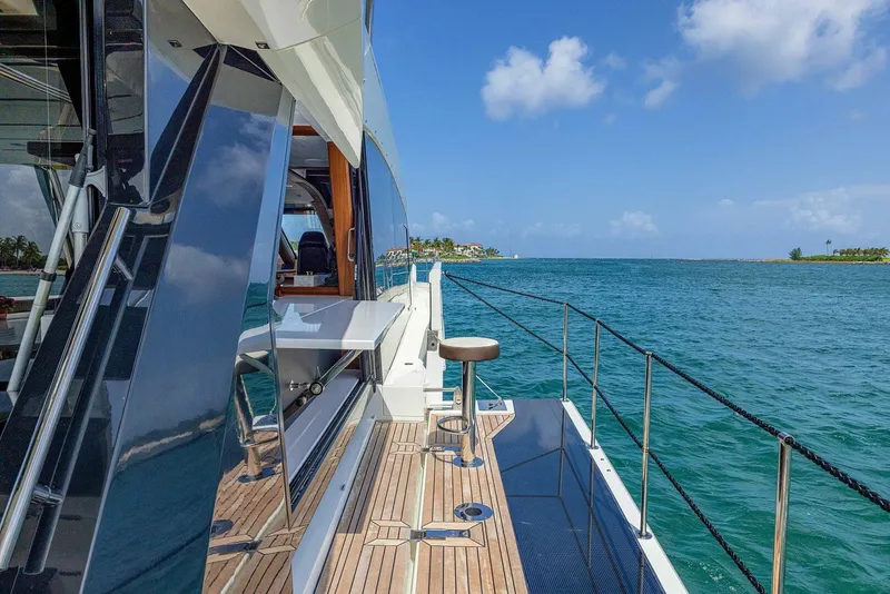 Slide: The Image of Galeon 640 Fly 2019 - 5850479