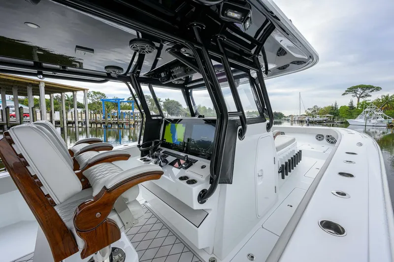 Slide: The Image of Freeman 42 LR Nitsa - Helm Chairs 2023 Freeman 42 LR Nitsa - 5101864