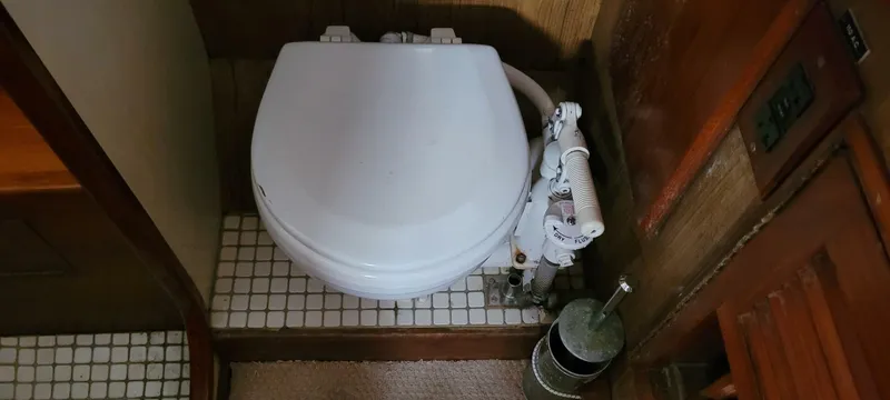 Slide: The Image of Duffy Flybridge Cruiser 1985 - 5103351