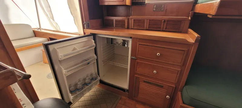 Slide: The Image of Duffy Flybridge Cruiser 1985 - 5103384