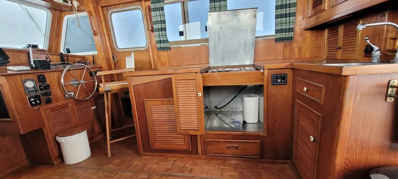 Slide: The Image of Duffy Flybridge Cruiser 1985 - 5103385