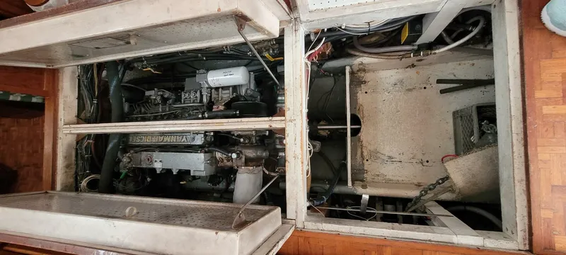 Slide: The Image of Duffy Flybridge Cruiser 1985 - 5103388