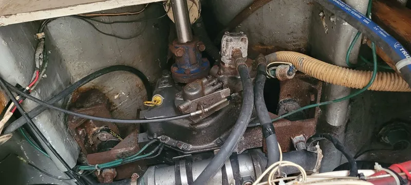 Slide: The Image of Duffy Flybridge Cruiser 1985 - 5103389