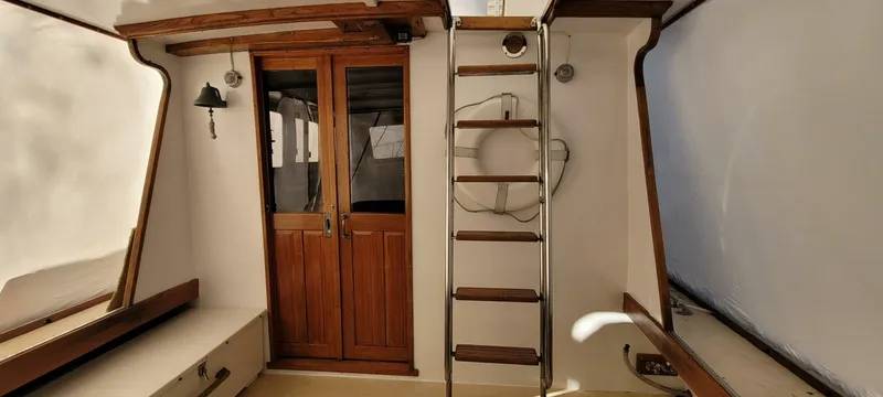 Slide: The Image of Duffy Flybridge Cruiser 1985 - 5103391