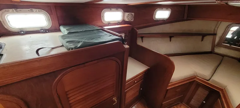 Slide: The Image of Duffy Flybridge Cruiser 1985 - 5103346