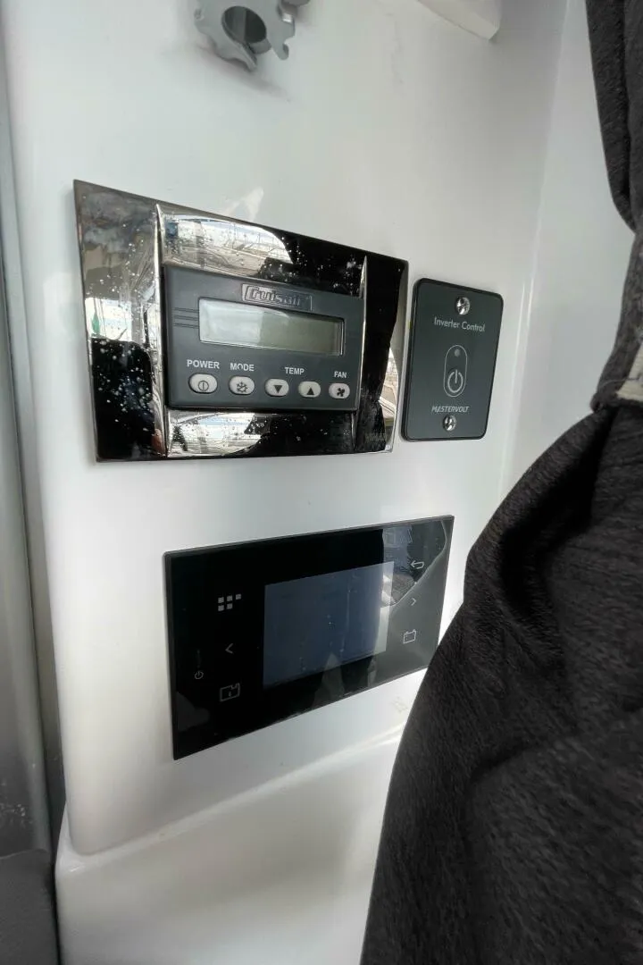 Slide: The Image of Beneteau Antares 8 2023 - 5103374